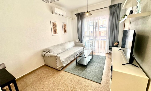 Apartment / flat - Sale - Guardamar del Segura - Pueblo