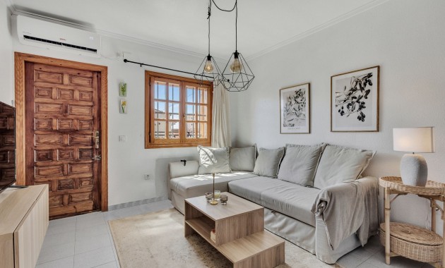 Apartment / flat - Sale - La Mata - La Mata