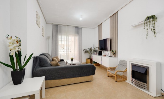 Apartment / flat - Sale - Torrevieja - Aguas nuevas 1