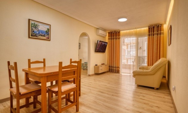 Apartment / flat - Sale - Torrevieja - Centro