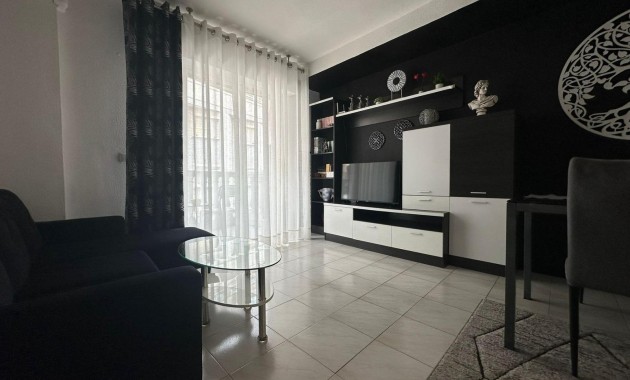 Apartment / flat - Sale - Torrevieja - Centro