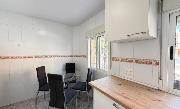 Apartment / flat - Sale - Torrevieja - Centro