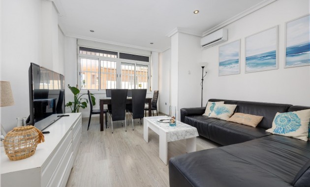 Apartment / flat - Sale - Torrevieja - Centro
