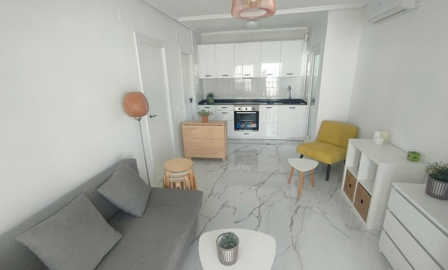 Apartment / flat - Sale - Torrevieja - Los Frutales