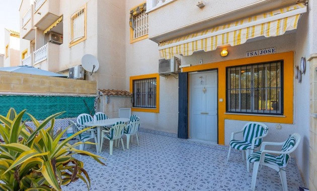 Apartment / flat - Sale - Torrevieja - Parque Acuático - Sector 25