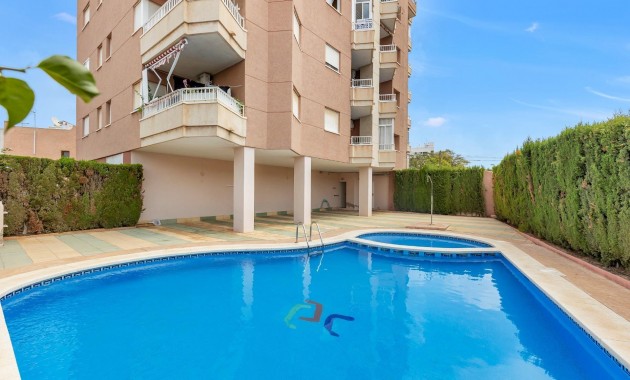 Apartment / flat - Sale - Torrevieja - Playa de los locos