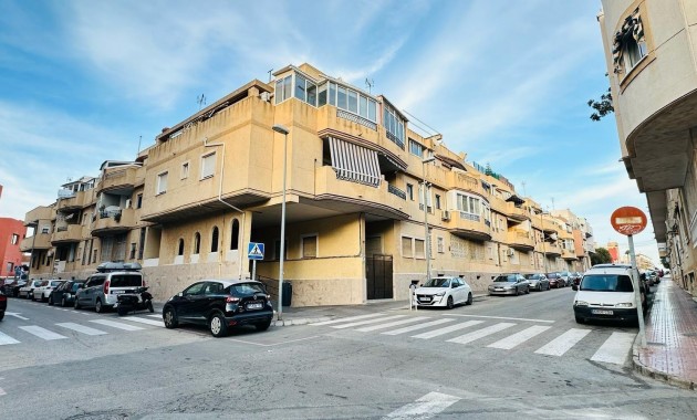 Apartment / flat - Sale - Torrevieja - Playa de los locos