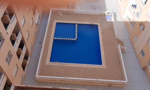 Apartment / flat - Sale - Torrevieja - Playa de los locos