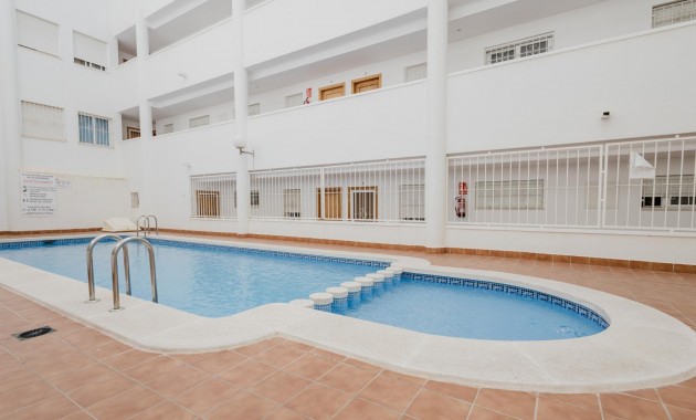 Apartment / flat - Sale - Torrevieja - Playa de los locos