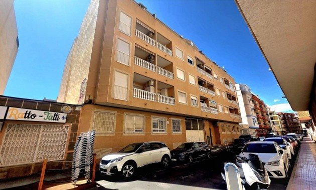 Appartement / flat - Herverkoop - Torrevieja - Estacion de autobuses