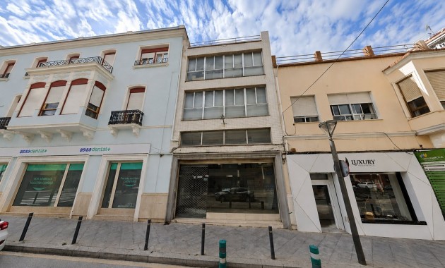 Building (Mixed-Use) - Venta - Torrevieja - Torrevieja - Centre