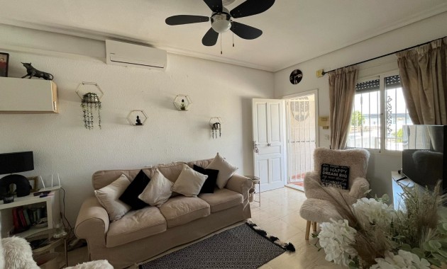 Bungalow Ground Floor - Venta - Torrevieja - Los Altos