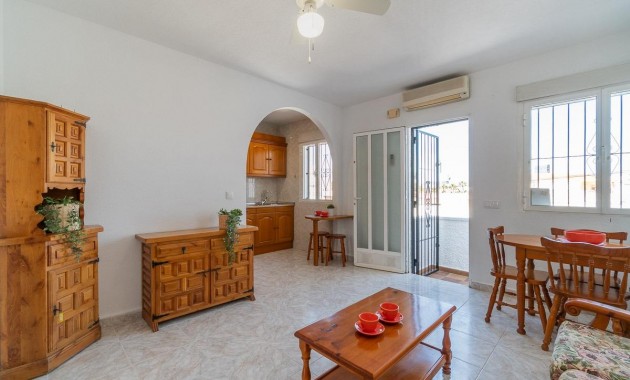 Bungalow - Long time Rental - Torrevieja -
                Playa de los locos