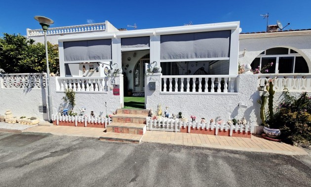 Bungalow - Sale - Torrevieja - La Siesta - El Salado - Torreta