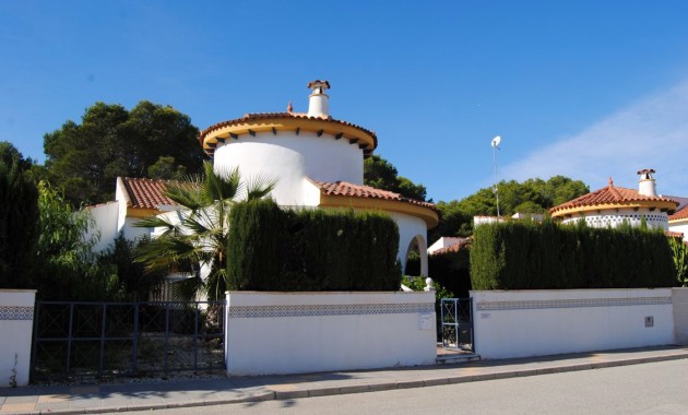 Detached Villa - Herverkoop - Mil Palmeras - Mil Palmeras - Town