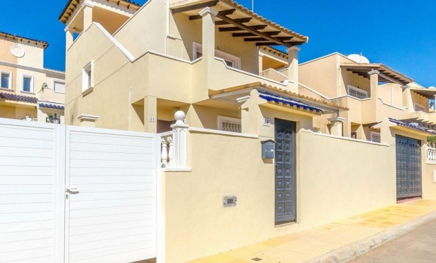 Detached Villa - Herverkoop - Orihuela Costa - Villamartin