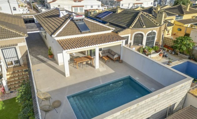 Detached Villa - Herverkoop - Torrevieja - El Chaparral