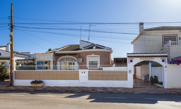 Detached Villa - Sale - Torrevieja - Urbanización San Luis