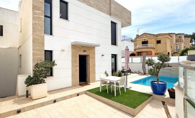 Detached Villa - Venta - Orihuela Costa - Villamartin