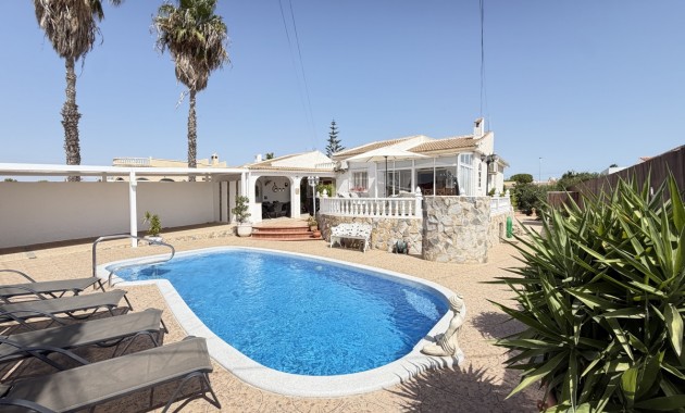 Detached Villa - Venta - Torrevieja - San Luis