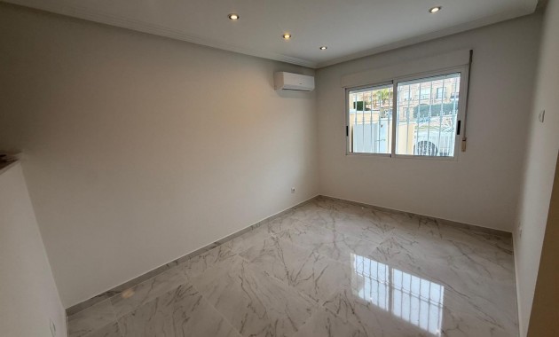 Duplex - Sale - Torrevieja - Aguas Nuevas