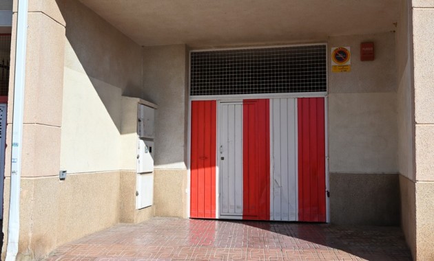 Garage - Herverkoop - Torrevieja -
                El Acequión