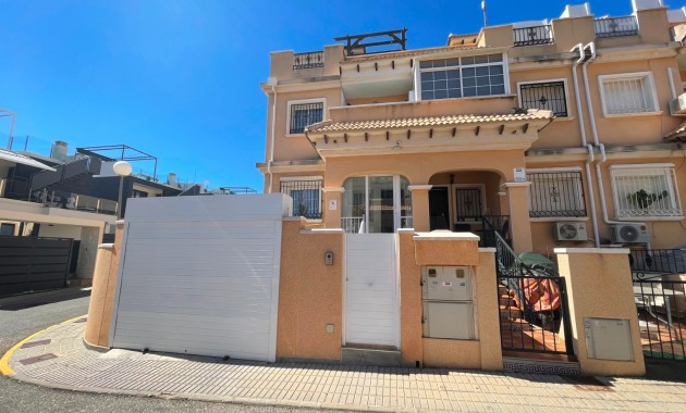 Semi Detached Villa - Herverkoop - Orihuela Costa - Villamartin