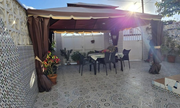 Terraced house - Herverkoop - Torrevieja - Centro