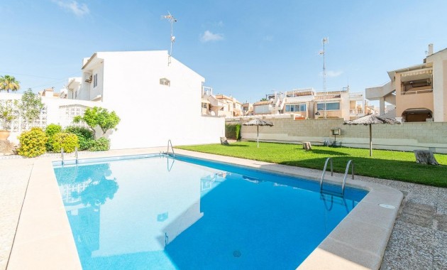 Terraced house - Herverkoop - Torrevieja - Los Frutales