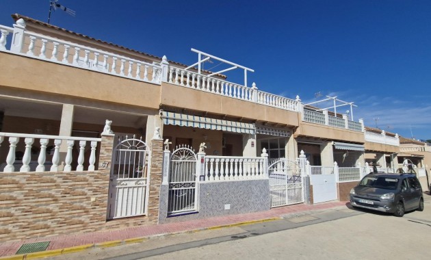 Terraced house - Sale - Torrevieja - La siesta