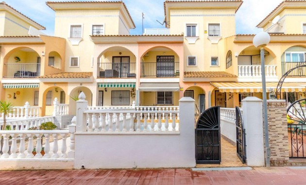 Terraced house - Venta - Orihuela Costa - Punta Prima