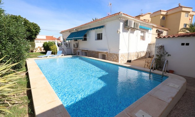 Terraced house - Venta - Torrevieja - Punta prima