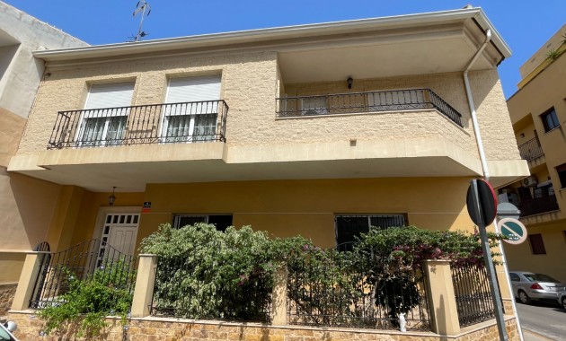 Townhouse - Sale - Formentera del Segura - Formentera de Segura