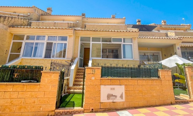 Townhouse - Sale - Orihuela Costa - Punta Prima