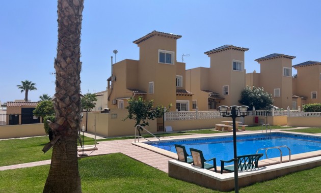 Townhouse - Sale - Orihuela - Villamartin