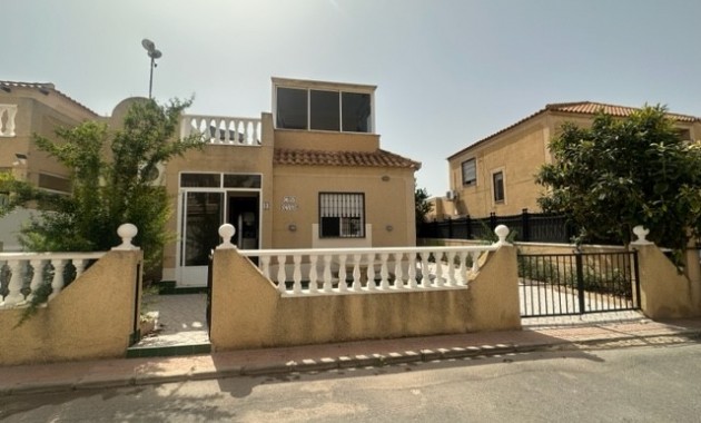 Townhouse - Sale - Torrevieja - La Siesta