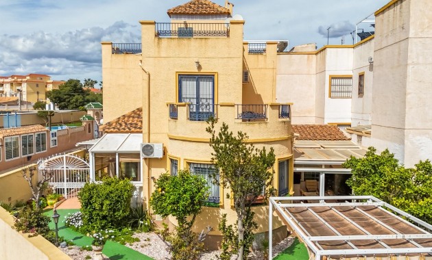 Villa - Herverkoop - Orihuela Costa - La Zenia