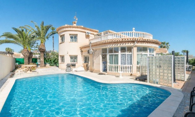 Villa - Herverkoop - Orihuela Costa - La Zenia