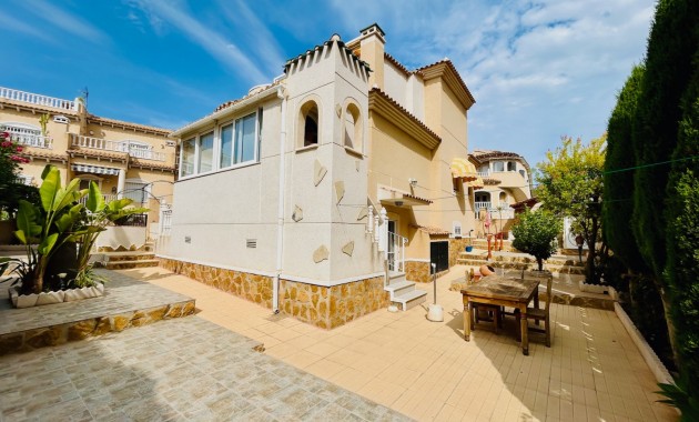 Villa - Herverkoop - ORIHUELA COSTA - Urbanización Blue Lagoon y T-2 Filipinas Oeste