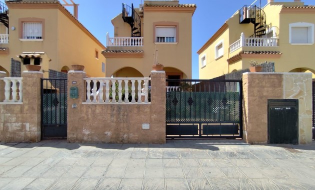 Villa - Herverkoop - Torrevieja - Aguas nuevas 2