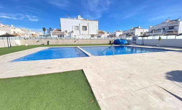 Villa - Herverkoop - Torrevieja - Carrefour