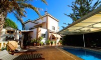 Villa - Herverkoop - Torrevieja - UB-98899