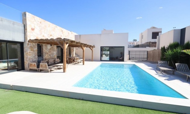 Villa - Sale - Algorfa - Comunidad valenciana