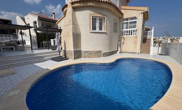 Villa - Sale - Ciudad Quesada - La  Marquesa Golf