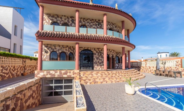 Villa - Sale - La Zenia - La Zenia