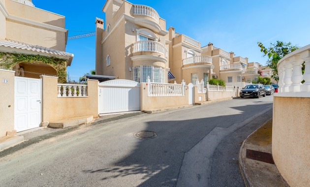 Villa - Sale - Orihuela - Los Altos