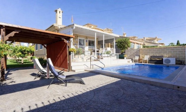 Villa - Sale - Torrevieja - El chaparral