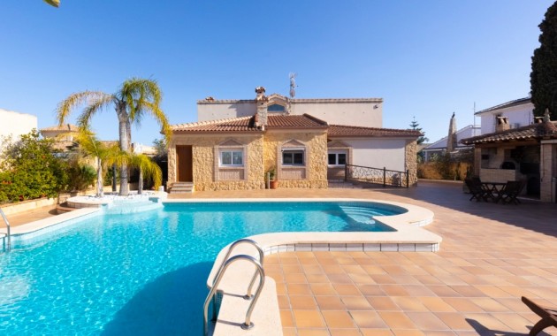 Villa - Sale - Torrevieja - Los altos