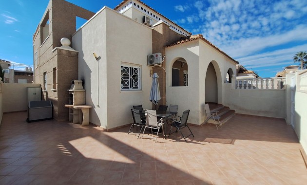 Villa - Sale - Torrevieja - Torreblanca