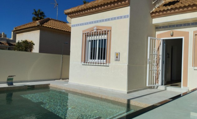 Villa - Sale - Torrevieja - Torreblanca